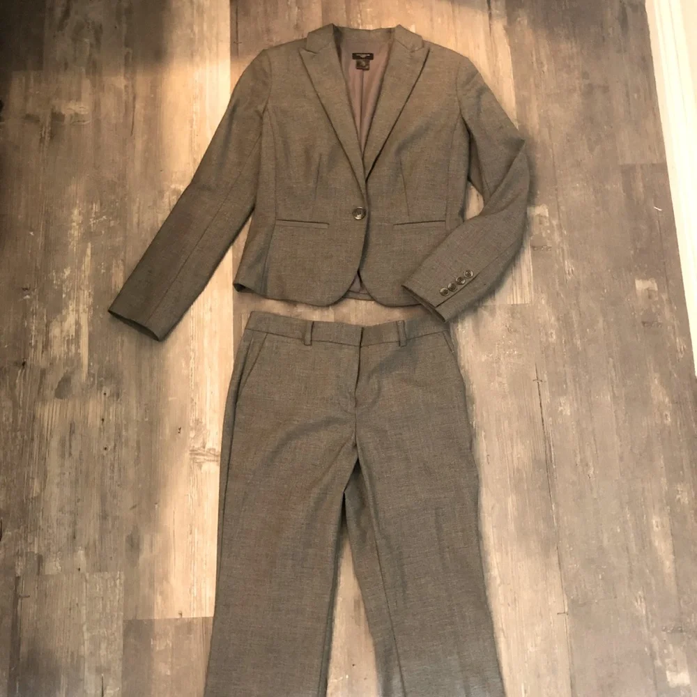 Ann Taylor 2 piece pant suit - suit set - 2P - Picture 1 of 8